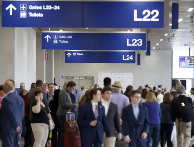 American, United rivalry boils over in lawsuit on O'Hare gates