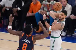 Jayson Tatum injured as Knicks win Game 4, push Celtics to brink